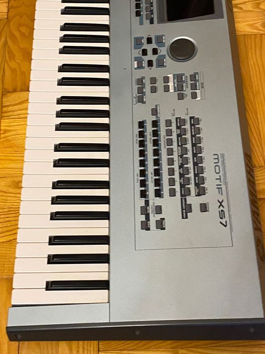 Yamaha XS7 + case – stan bardzo dobry, gotowy do gry od zaraz!