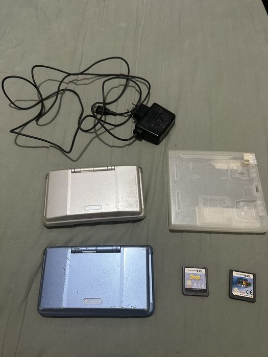 Nintendo DS (Fat/NTR-001) x 2 + Carregador