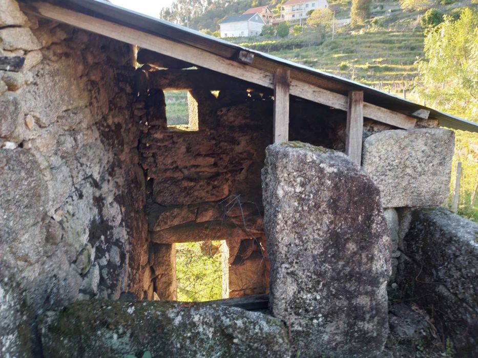 Venda de casa para reconstrução