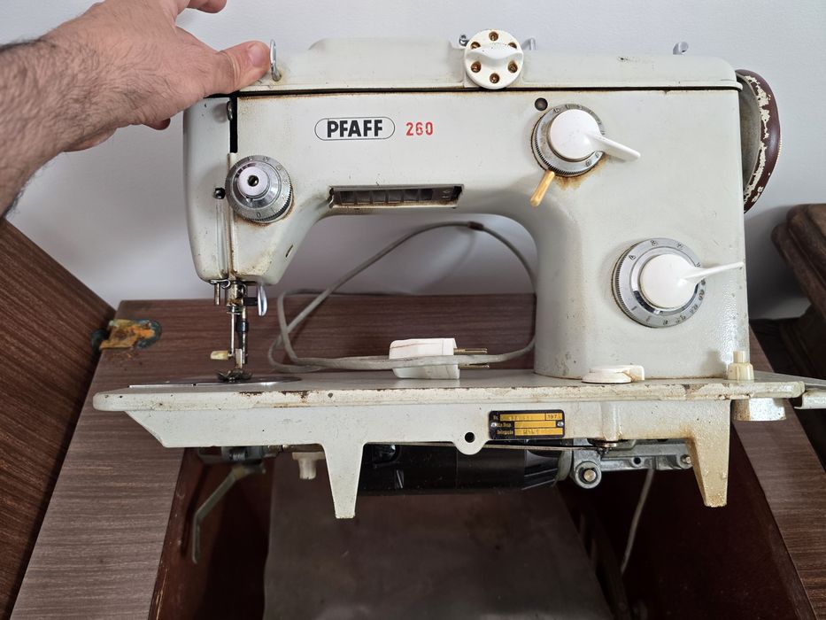 Máquina de Costura PFAFF 260 Vintage — Made in Western Germany
