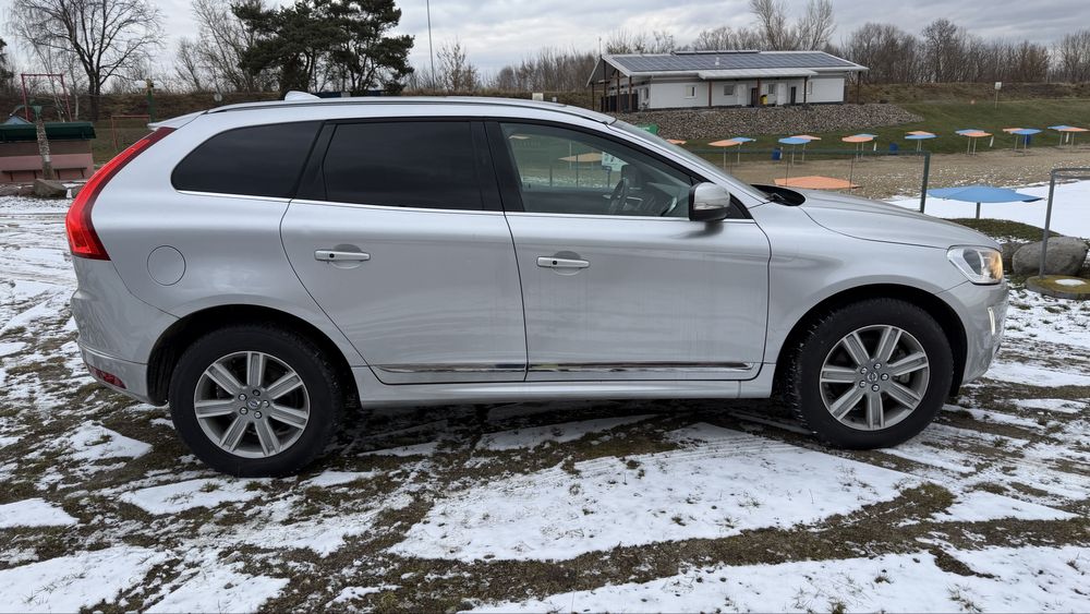 Volvo XC60 rok 2016 bemzyna 2,0l