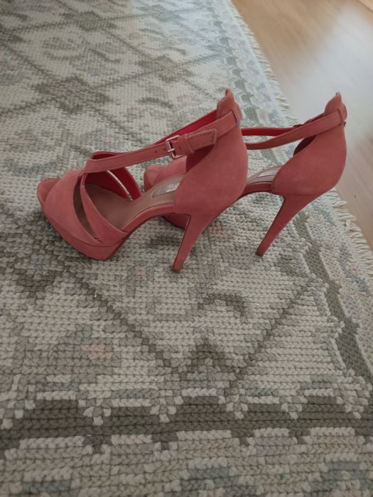 Elegantes Sandálias "Cubanas"