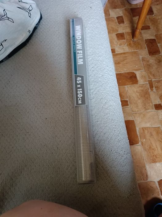 Folia samoprzylepna na okno