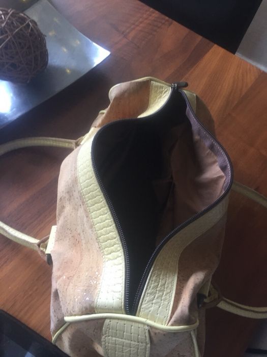 Vendo mala em cortiça originais