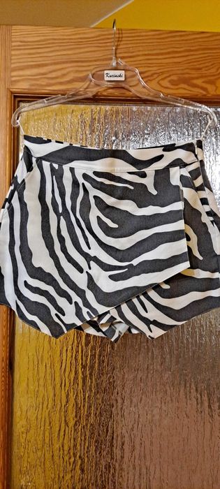 Komplet damski: kurtka i spodenki zebra M/L