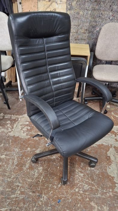 Продам перетянутые, офисные кресла,диваны ,дивани,кресло,гарниту