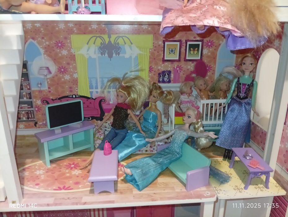 Domek dla lalki Barbie+ meble+ lalki+ auta