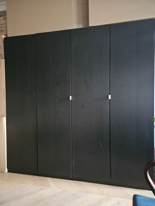 Dwie 2-drzwiowe szafy IKEA czarne