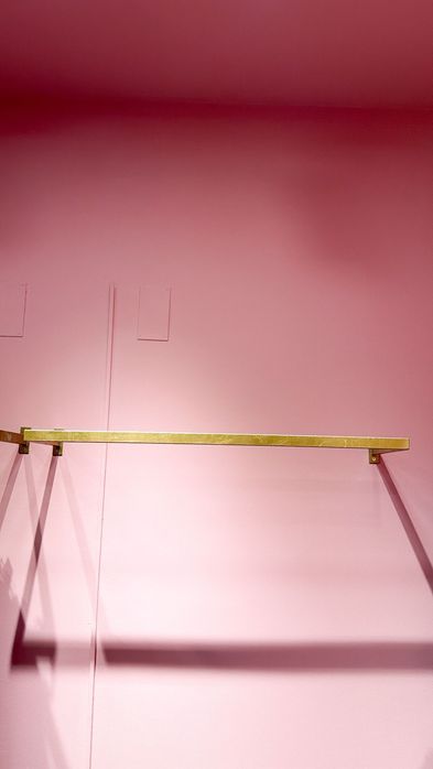 4 Expositor dourado parede