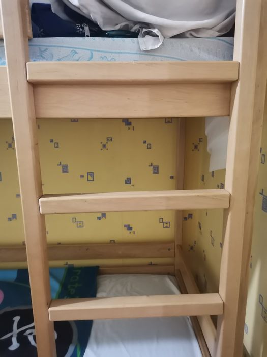 Продам 2-х ярусную кровать, срочно