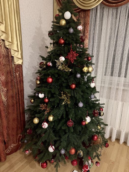 Ялинка лита/ штучна ялинка