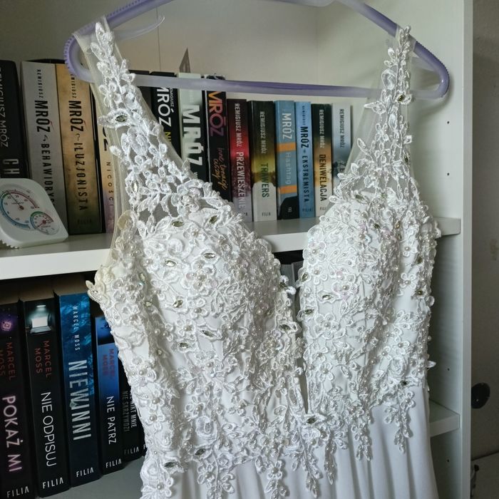 Biała suknia ślubna