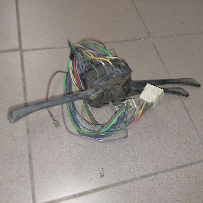 Przelacznik swiatel kierunkowskazow fiat 126p maluch z prlu