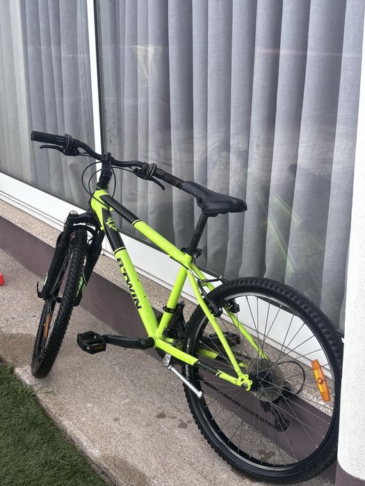 B’TWIN Rockrider BTT – Verde Fluorescente – Bom Estado