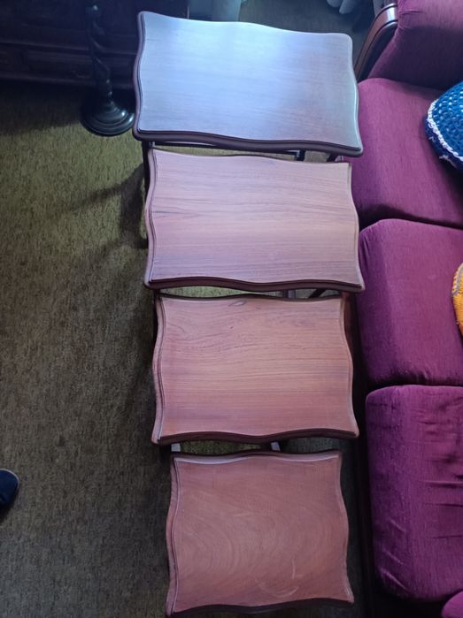 Conjunto de mesas de apoio empilháveis434418280122951680