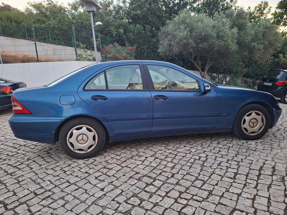 Vendo Mercedes 220 CDI — photo 4