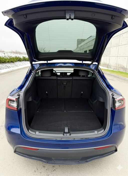 Tesla Y dual motor 2024