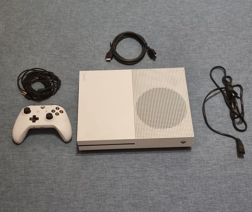 Xbox One S + Comando + Jogos