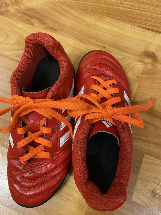 Червоні шкіряні яскраві бутси сороканіжки копачки Adidas 30,5 розмір