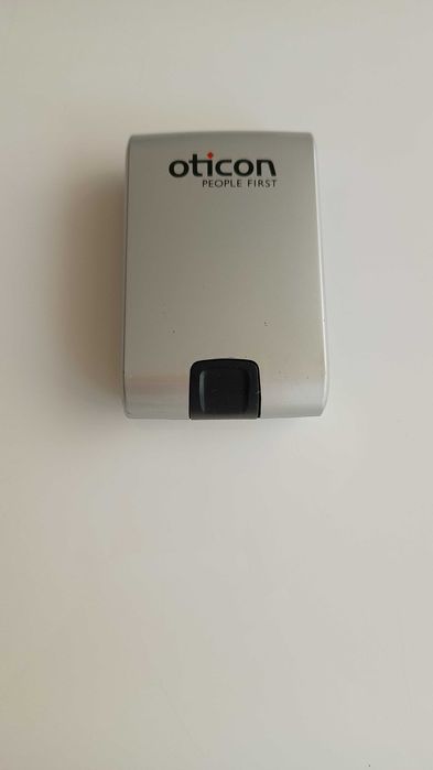 Aparat słuchowy zauszny Oticon TEGO Denmark z etui