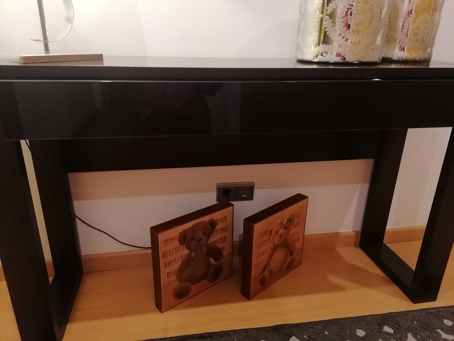 Móvel de entrada/hall