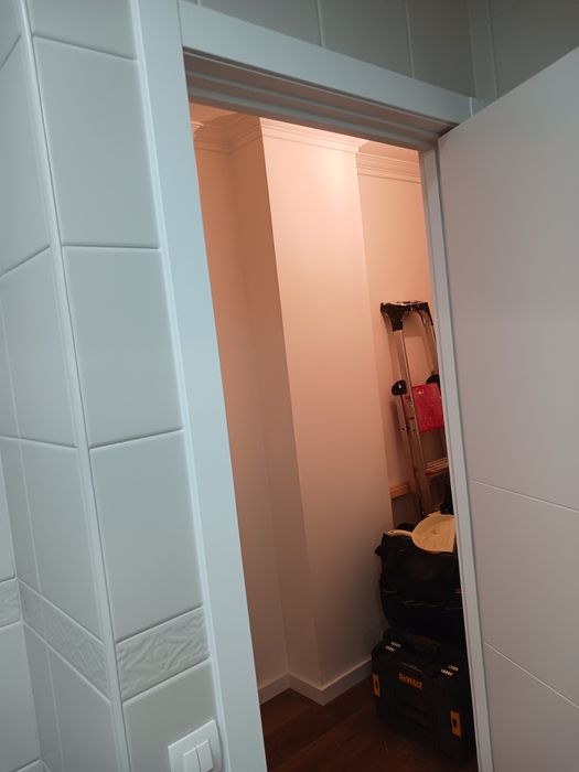 Instalador de Portas - Interior , Entrada , casa de banho , Porta em Madeira,  pvc , metal e aluminio
