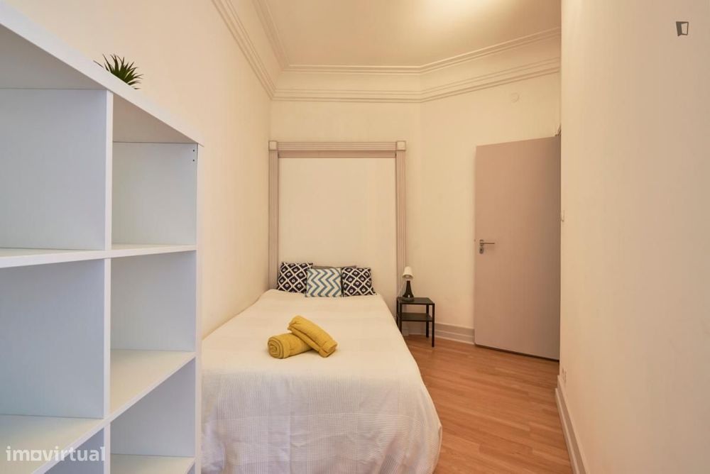 Quarto - localizado em Marquês de Pombal Lisbon