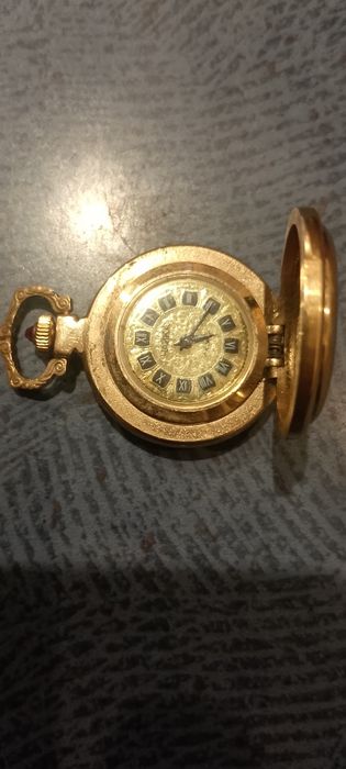 Позолоченные часы кулон Чайка.