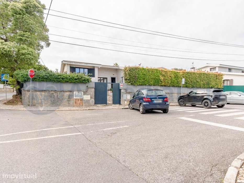 Moradia T3 de Luxo em Birre - Exclusividade e Design Contemporâneo