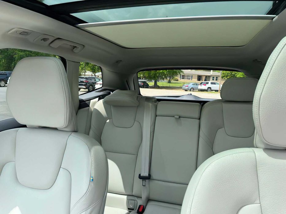 Volvo XC60 B5 Plus Bright Theme      2023