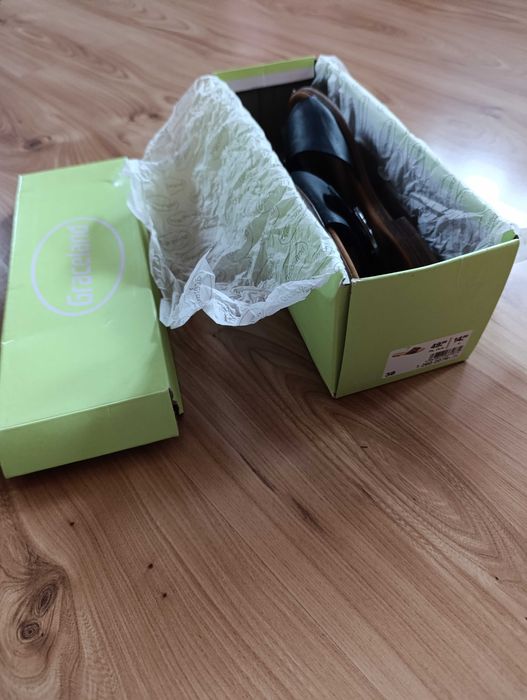 Klapki z klamerką Graceland