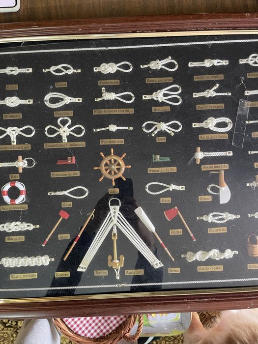 Quadro de nós de marinheiro com objetos náuticos – para restauro