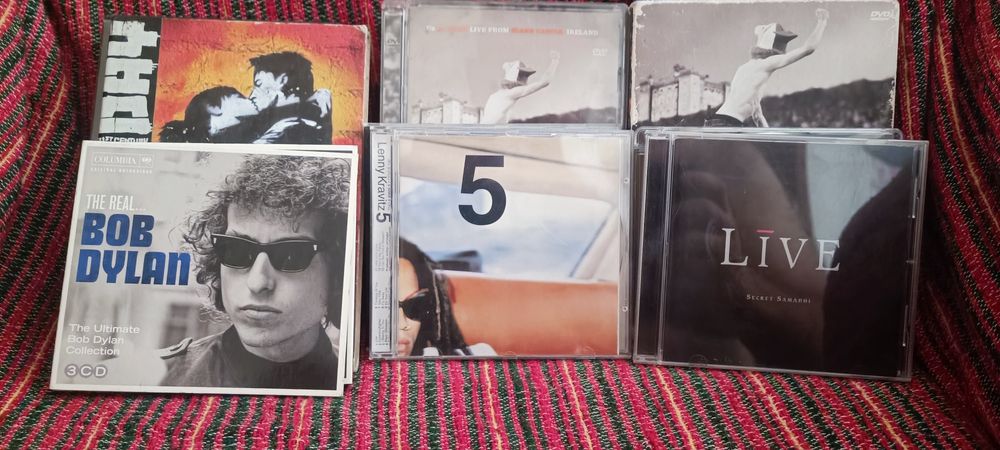 Lote de DVDs e cds