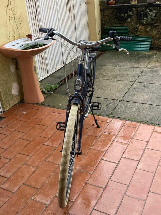 Bicicleta pasteleira ELOPS de quadro preto