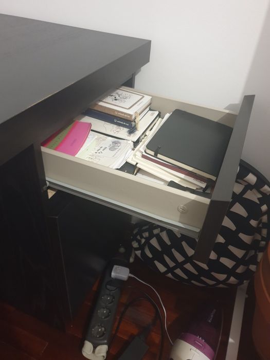 Secretária MALM (IKEA) cor preta
