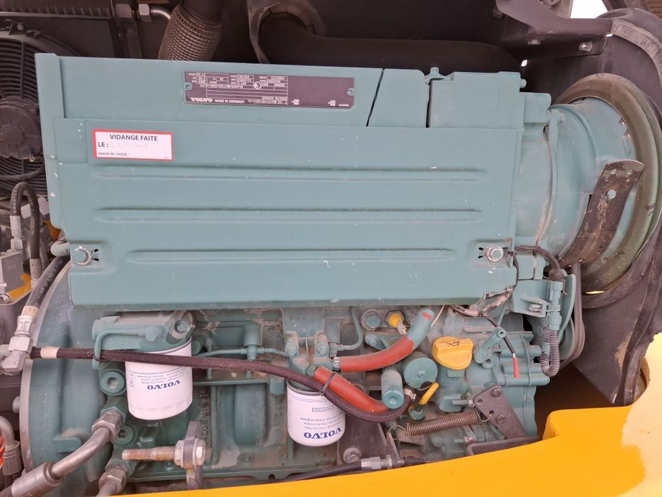 Pá carregadora volvo L25 F