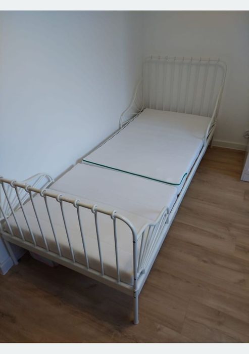 Łóżko  dziecięce  Ikea Minnen białe z materacami 200x80
