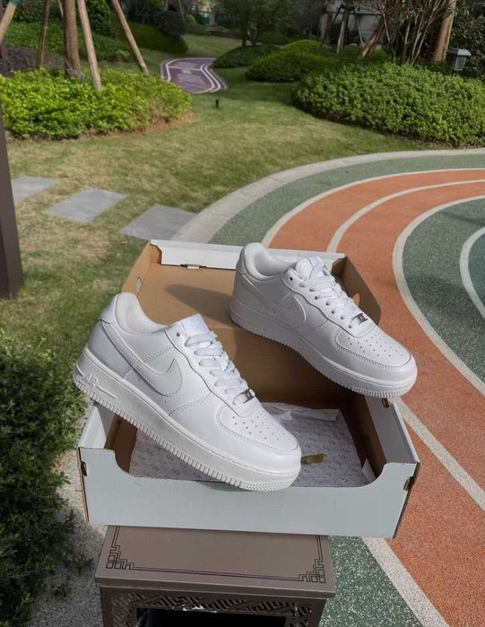 Nike Air Force 1 Low '07 White Rozmiar 43