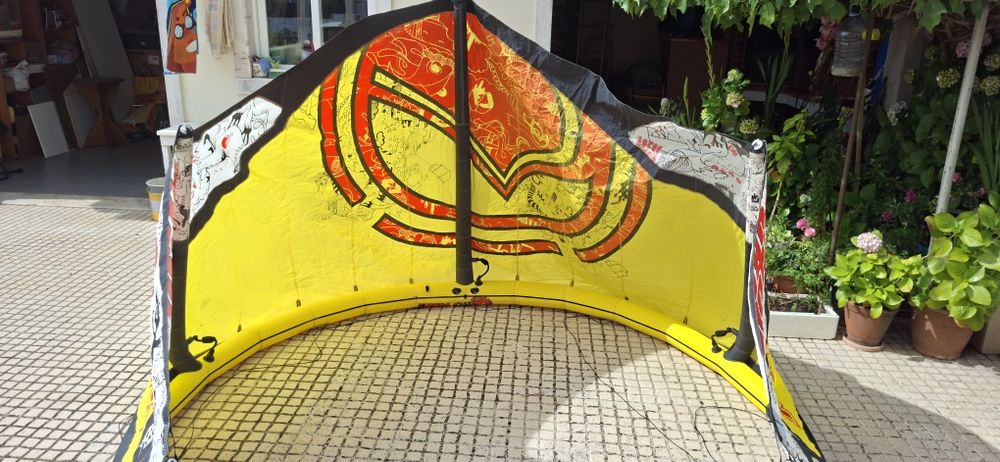 Kite Liquid Force 8M e material
