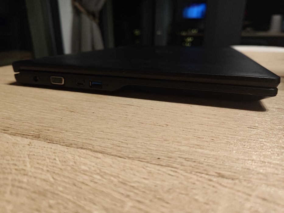 Laptop Fujitsu Lifebook E458 i5 7gen. MVME win 11