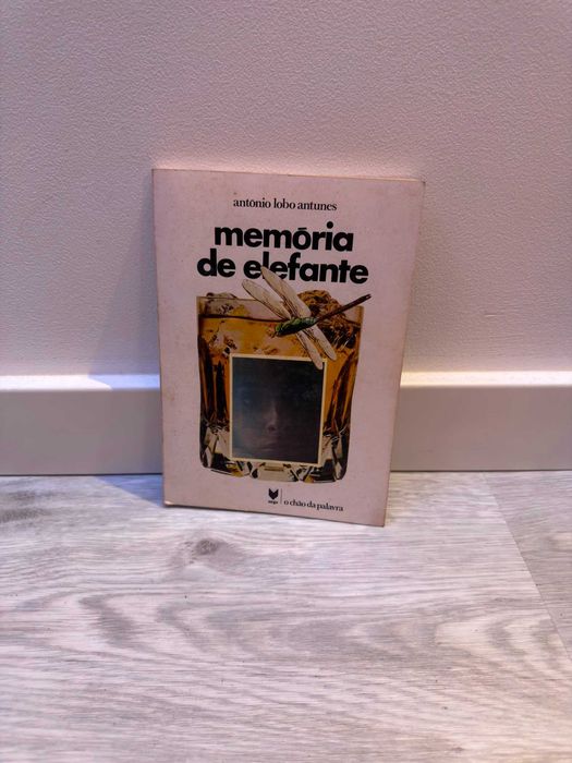 Livro "Memória de Elefante" - António Lobo Antunes (Edição Vintage Vega)