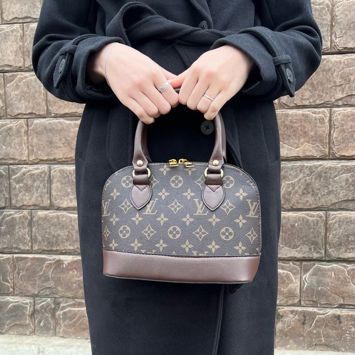 Жіноча сумка Louis Vuitton / стильна та містка Луі Вітон