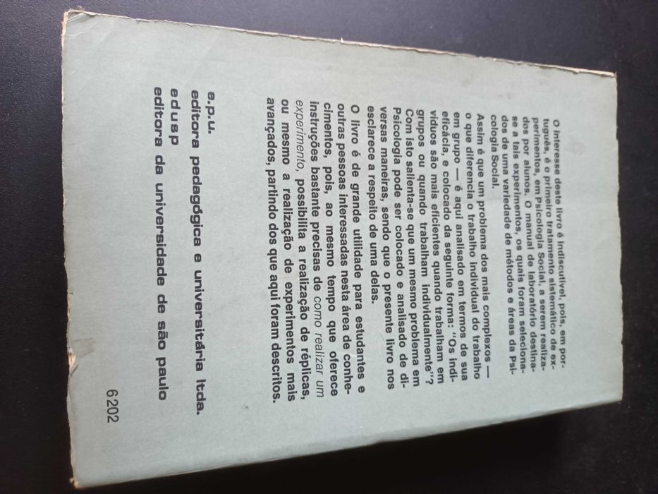 "Psicologia Social Experimental" por Charles D. Ward