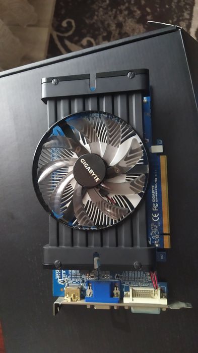Відеокарта в робочому стані radeon hd 6670