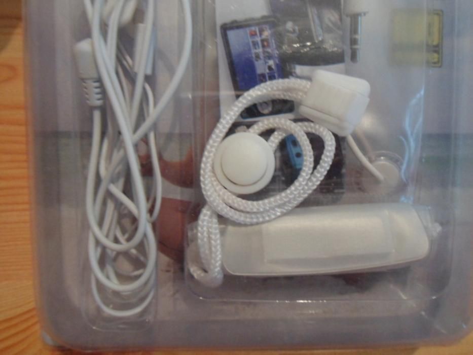 Słuchawki wodoodporne do telefonu , mp3 z etui