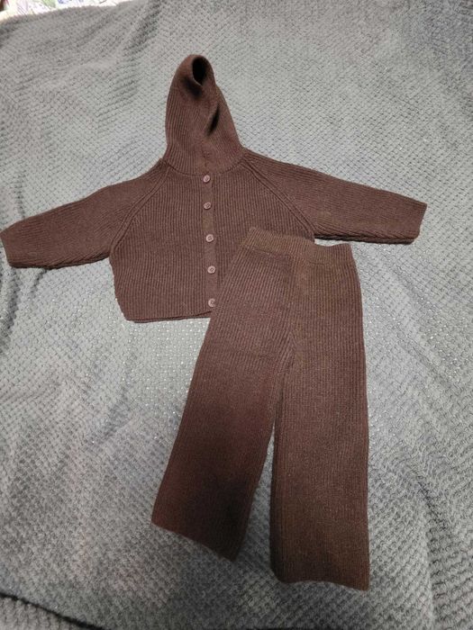 Вязаний теплий костюм коричневий 110р в стилі zara