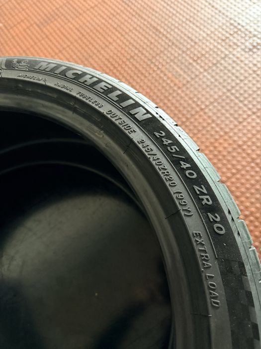 Pneu Michelin Pilot Sport 245/40 ZR20