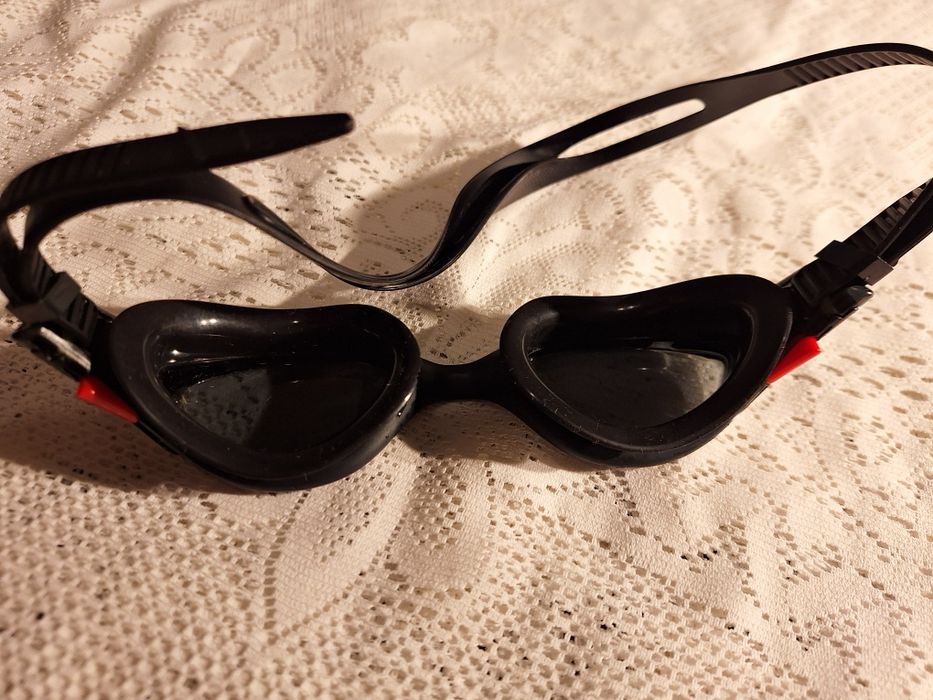 Óculos de natação. De mergulho.