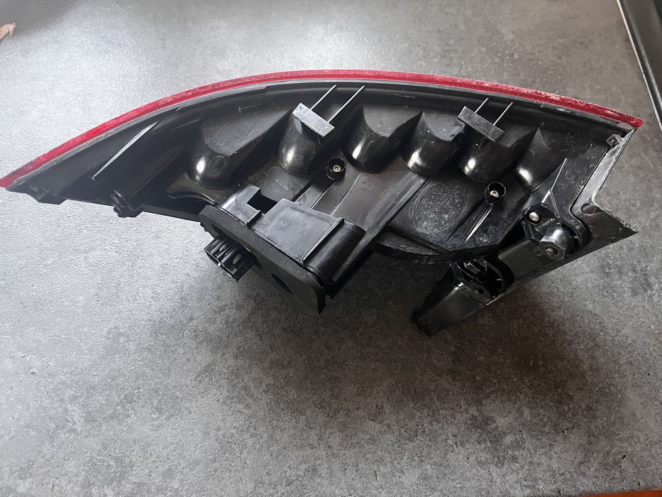 Tylnia lampa led Passat B 8 kombi