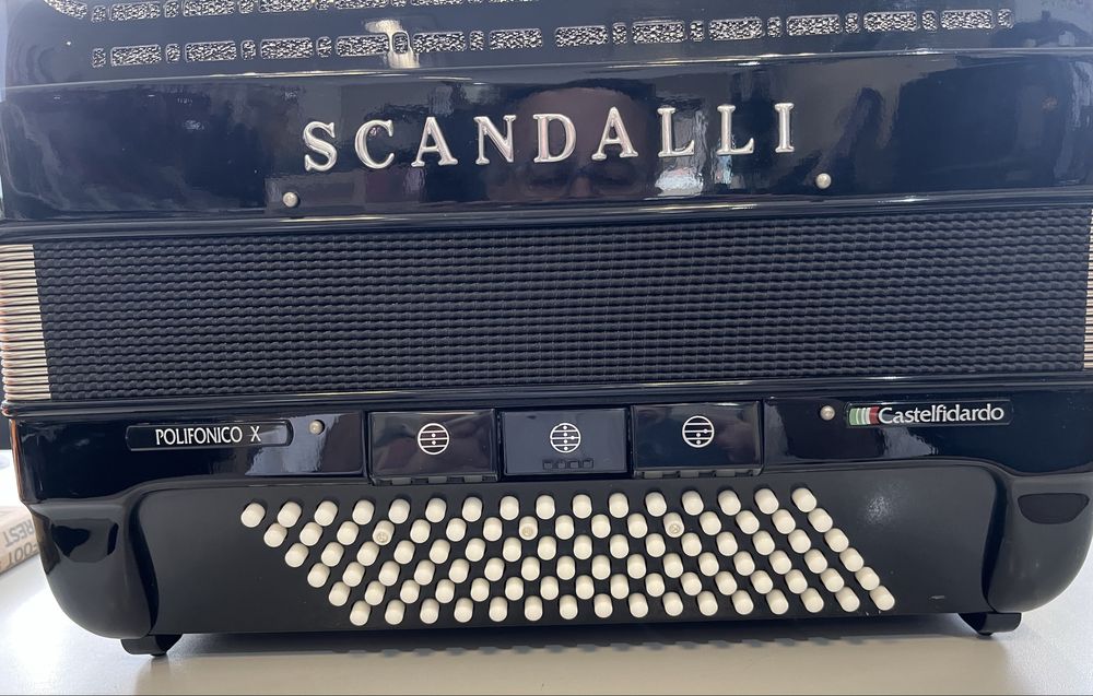 Acordeon Scandalli Polifonico X